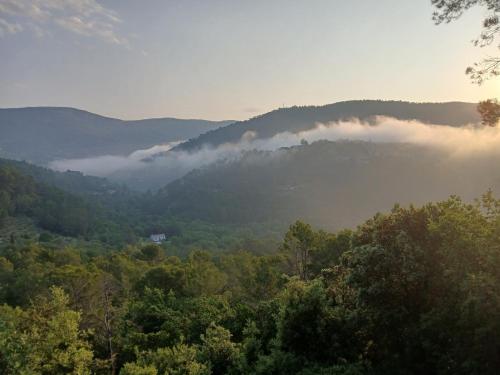 Photo de la galerie de l'établissement L'Oustalou,nature et tranquillité, à Claviers