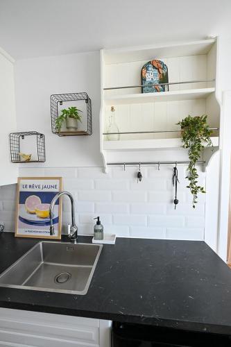 Η κουζίνα ή μικρή κουζίνα στο Holiday Home Marija with pool