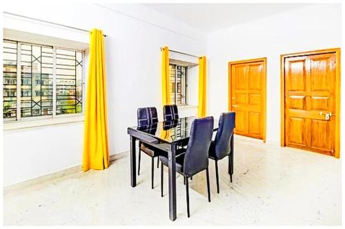 Φωτογραφία από το άλμπουμ του LUXURY GUEST HOUSE SUDARSHAN VILLA - Near Bus Stop & Ruby Hospital - Only Indians Allowed - #RoomService #Parking #wifi - Fully Air Conditioning Hotel In Kolkata στην Καλκούτα