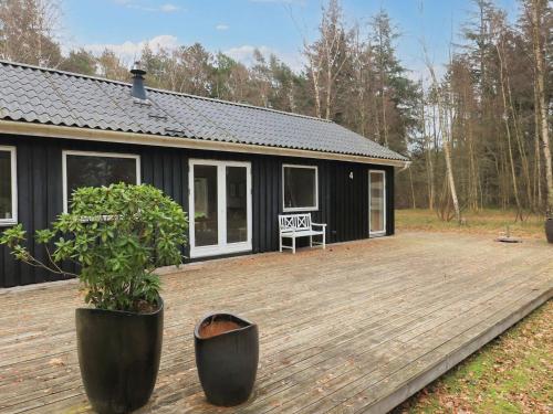 Zahrada ubytování 2 person holiday home in Læsø-By Traum