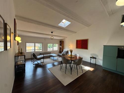 Χώρος καθιστικού στο Duplex refait à neuf Village au coeur de la nature