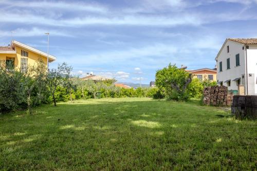 Κήπος έξω από το Gran sasso white house