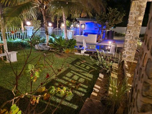 Ein Garten an der Unterkunft Paradise Beach Appart with Kitchen by Casa