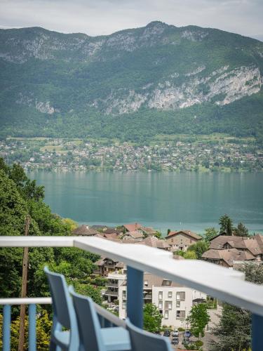 Venez Chez Vous La Maison Bleue
