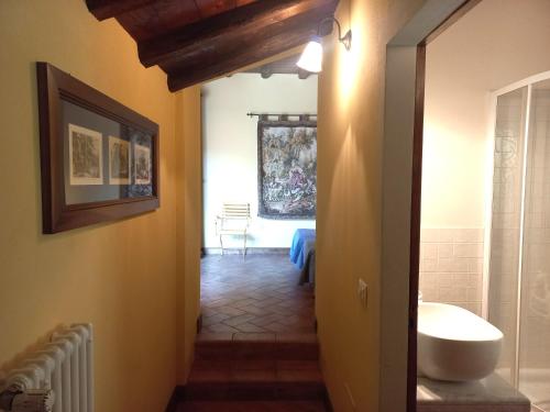 Ένα μπάνιο στο TENUTA MONTEGRANDE 1893