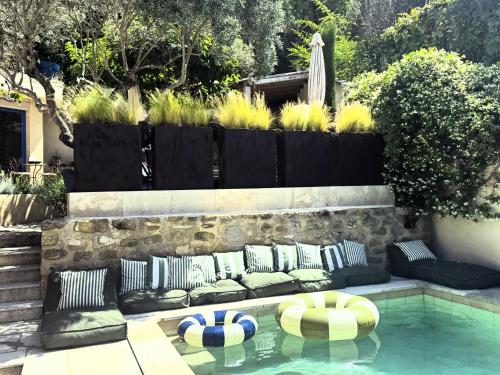 CaBaNa 52 La Suite troglodyte Proche Lourmarin