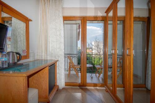 Kuchyň nebo kuchyňský kout v ubytování Datca Kilic Hotel