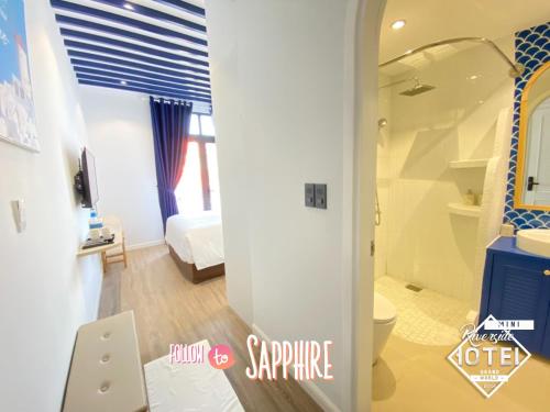 Koupelna v ubytování Riverside Mini Hotel Grand World Phu Quoc