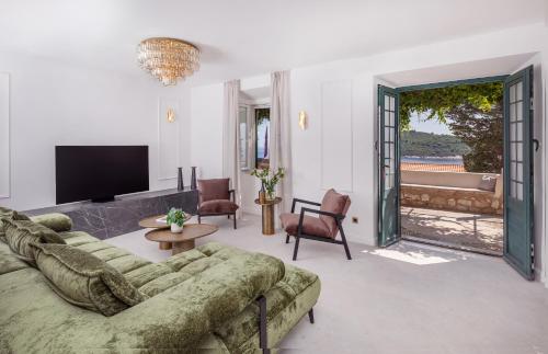 Χώρος καθιστικού στο Unique Mediterranean 4 Star Apartment with Spa zone