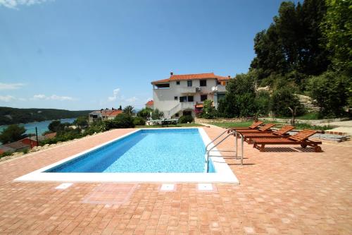 Apartment with a spacious garden and pool