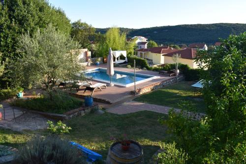 Apartment with a spacious garden and pool