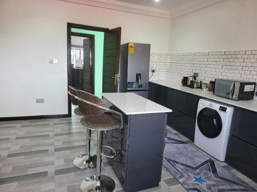 Gambar di galeri bagi Fresh Studio in Accra, Ga West di Trofwi