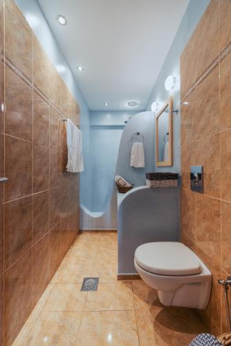 Aquarial Home