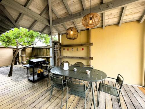 Photo de la galerie de l'établissement Villa 6 pers avec spa et parking à Moliets - FR-1-379-178, à Moliets-et-Maa