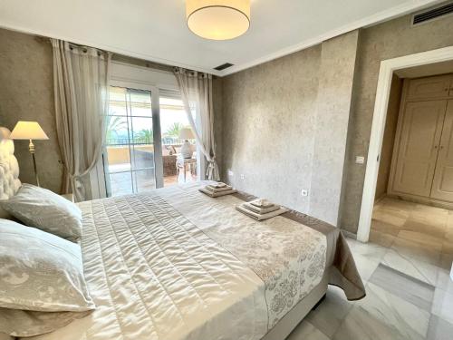 Giường trong phòng chung tại Luxury Ducado Real Altea Hills