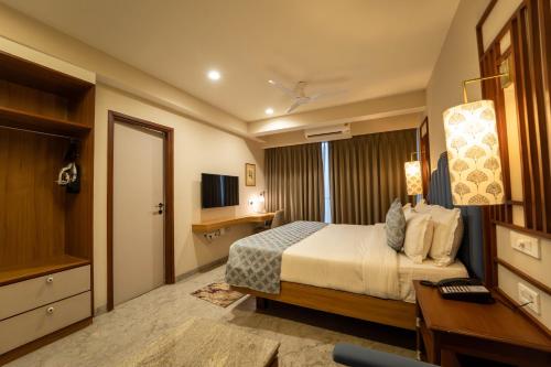Μια τηλεόραση ή/και κέντρο ψυχαγωγίας στο Titanic Boutique Hotel