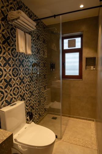 Ένα μπάνιο στο Titanic Boutique Hotel