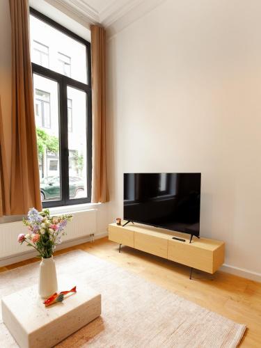 Foto 1 Bdr flat met cozy mezzanine 5
