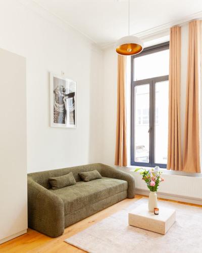 Foto 1 Bdr flat met cozy mezzanine 2