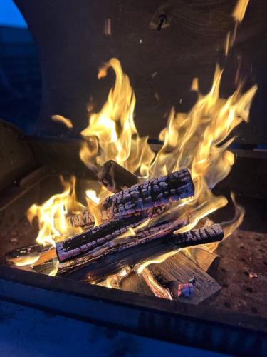 Kemudahan BBQ tersedia untuk tetamu di chalet
