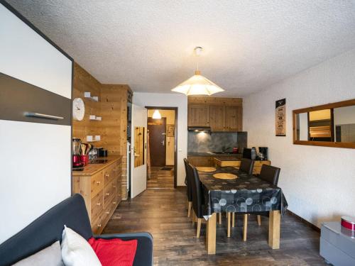 Studio Cosy pour 4 Pers, Proche Remontées Mécaniques et Centre, Balcon Sud, Parking Inclus - FR-1-676-121