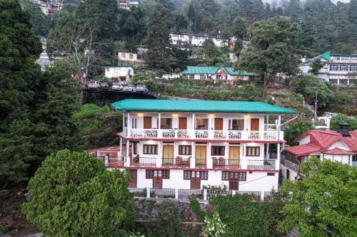 Bangunan di mana terletaknya vila ini