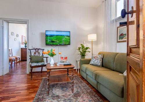 Foto Hostly-San Giuseppe Luxury Apartment-By the Tower