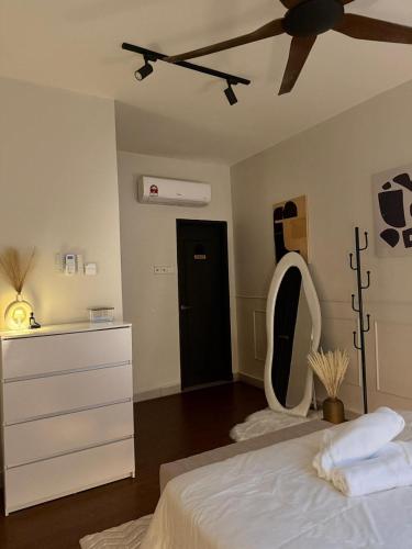 Katil atau katil-katil dalam bilik di The Cozy Hub CIQ Tebrau Johor Bahru