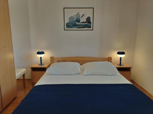 Balcony apartment with a sea view in town center