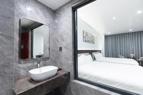 Koupelna v ubytování Khách sạn Kim Đồng Hotel