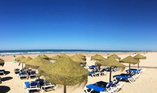 Apartamento Cantabrico junto a la playa y al Hospital Puerta del Mar