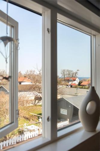 Fotografie z fotogalerie ubytování Beautiful flat with sea view & roof terrace v destinaci Kivik