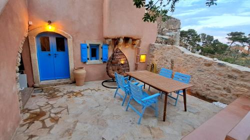 Balkón nebo terasa v ubytování Rodamia Traditional Cottage