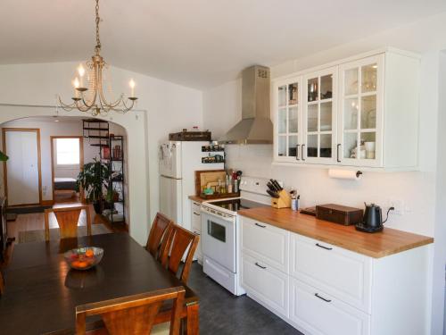 Η κουζίνα ή μικρή κουζίνα στο Appartment overlooking the St-Lawrence river in old Sillery