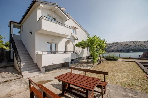 Gallery image of Mariva Apartments in Lopar