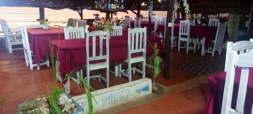 Restoran atau tempat lain untuk makan di Piscine bimoko