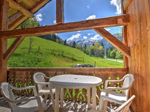 Chalet 16 pers. avec cheminée et animaux admis, près télécabine à Morzine