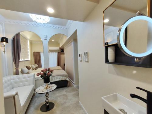 B3 东京新宿高田马场温馨两室民宿 Shinjuku T akadanobaba Cozy 2BR Apart ment 步行可达车站 山手线直达涩谷新宿池袋 适合家庭朋友情侣旅行长期入住 Quiet Family St ay in Tokyo