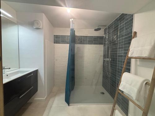O baie la Chez Cricri, modern accommodation