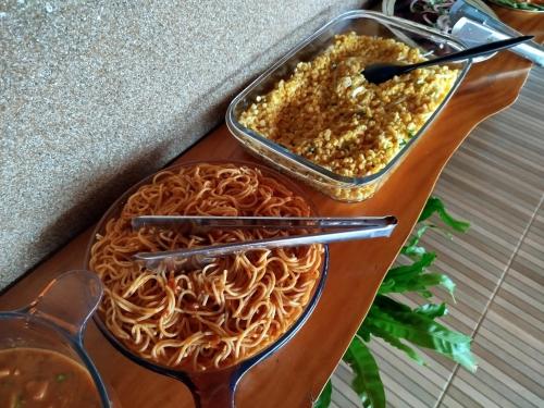 Makanan di atau berdekatan inn ini