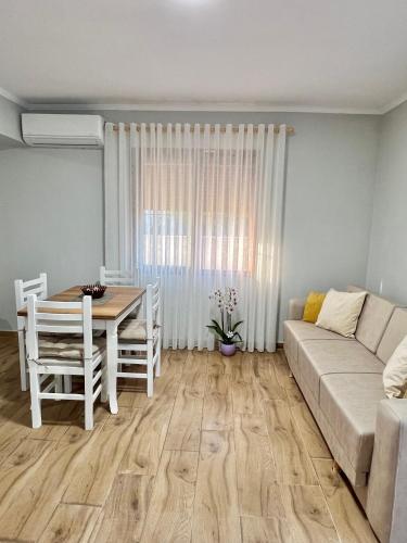 Floor Villa 1