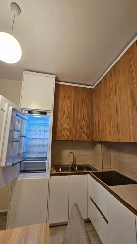 Gambar di galeri bagi 3 Modern Apartments for big groups or families di Orikum