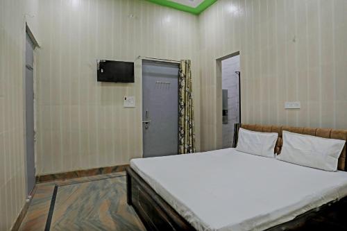 Imagen de la galería de Hotel O Royal Galaxy Hotel, en Morādābād
