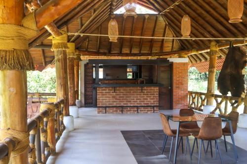 Restoran atau tempat lain untuk makan di Quimbaya Campestre Hotel