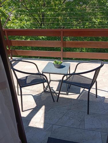Balkón nebo terasa v ubytování Apartman u potkrovlju