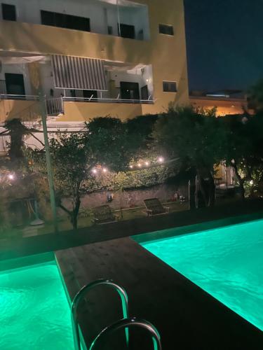 Bazén v ubytování B&B Resort Palazzo Pirozzi nebo v jeho okolí