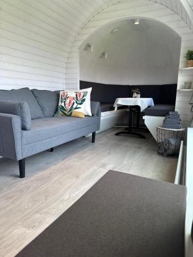 Ruang duduk di Franken Chalets