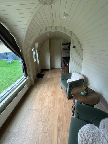 Ruang duduk di Franken Chalets