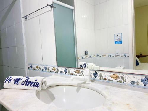 Bilik mandi di Pousada Pé N'Areia