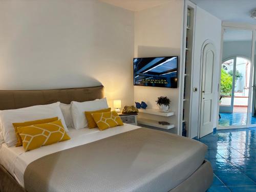 TV a/nebo společenská místnost v ubytování Syrene Suites Sorrento